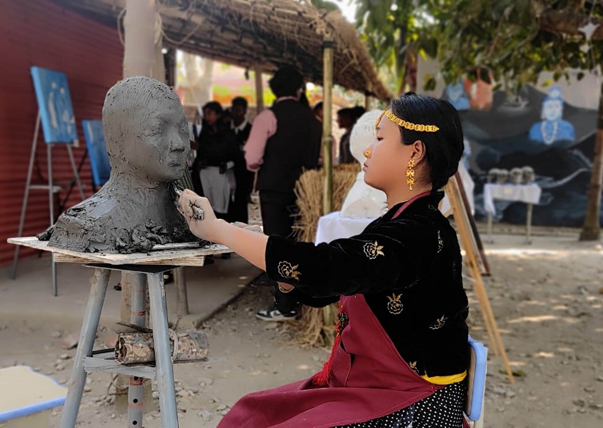 मोफसलमा चित्रकारिताको सुगन्ध छरिरहेका कलासाधकहरू