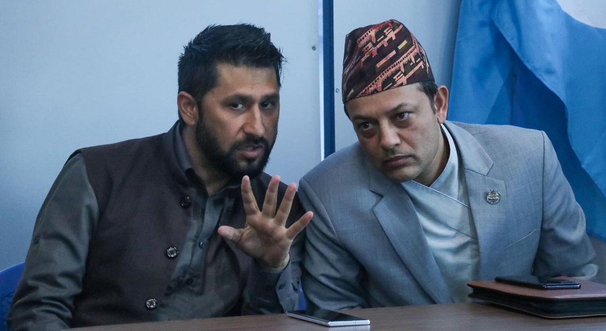 रवि र डीपीको मन्त्रालय हेरफेर गर्न प्रधानमन्त्रीलाई निवेदन (निवेदनसहित)