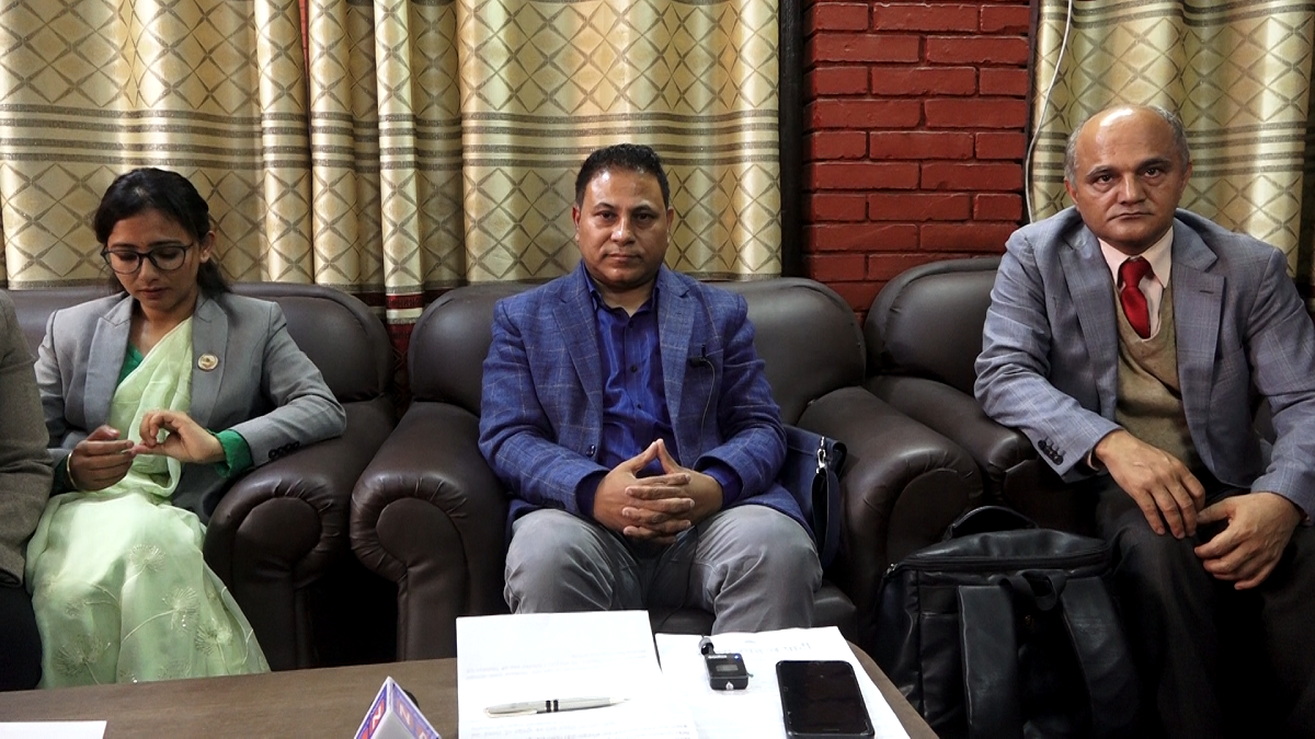 रास्वपाले स्वास्थ्यमन्त्री यादवलाई बुझायो २६ बुँदे सुझाव पत्र