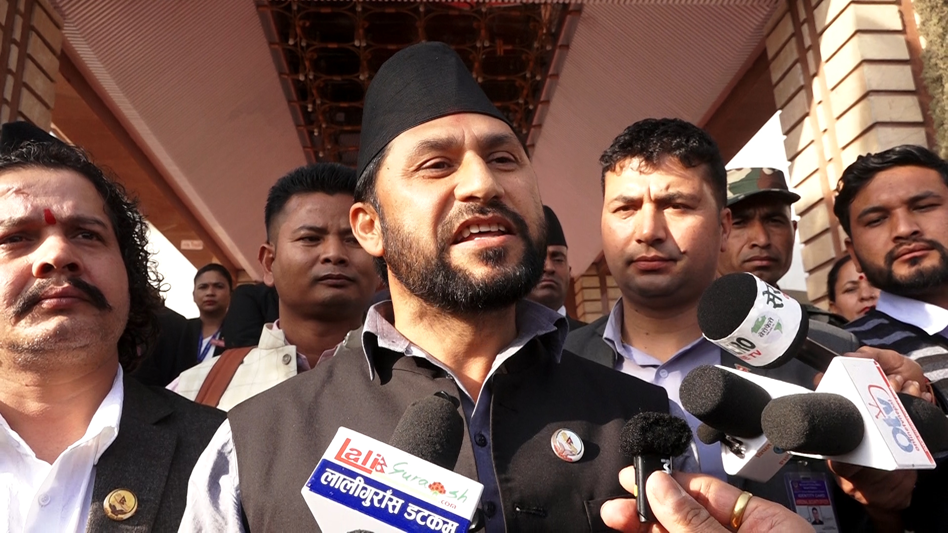 कांग्रेसलाई ९ मिनेट १८ सकेण्ड पढाउने इच्छा छ : रवि लामिछाने