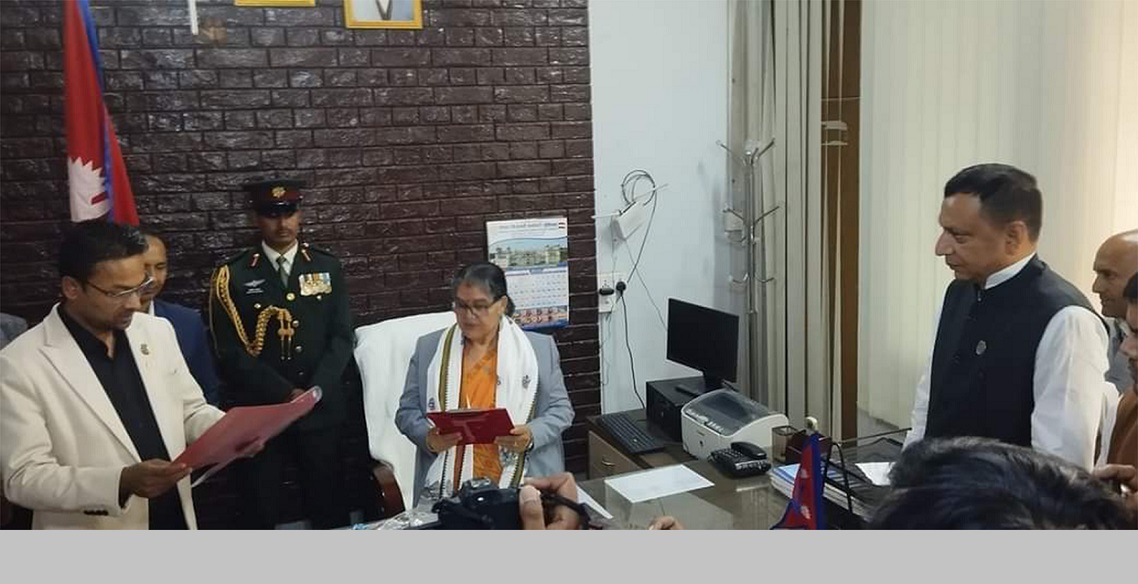 मधेस प्रदेशबाट बाहिरियो कांग्रेस, एमालेका सरोज यादव बने मन्त्री