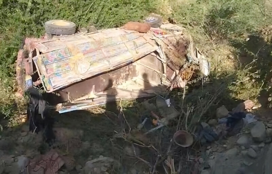 तीर्थयात्री बोकेको ट्रक खस्दा १७ जनाको मृत्यु, ३५ घाइते