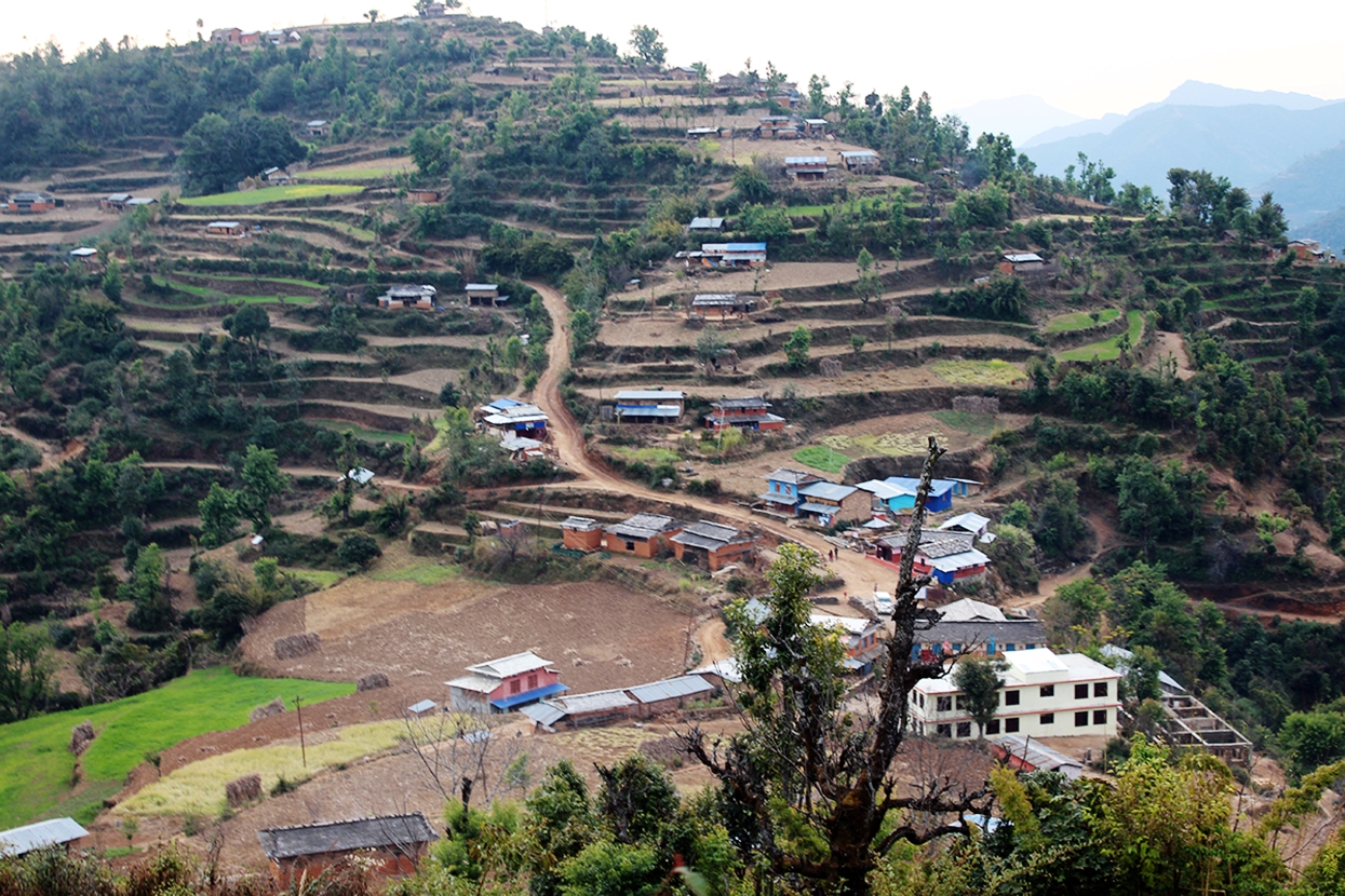 अर्नाकोट पुग्ने सडक १६ वर्षपछि स्तरोन्नति हुँदै