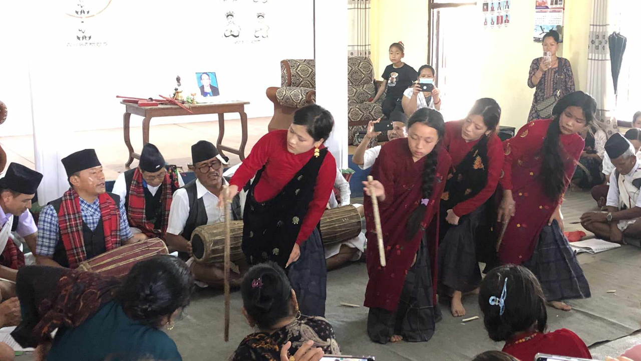 लोपोन्मुख ‘घाटुनाच’ को संरक्षणमा जुट्दै गुरुङ समुदाय