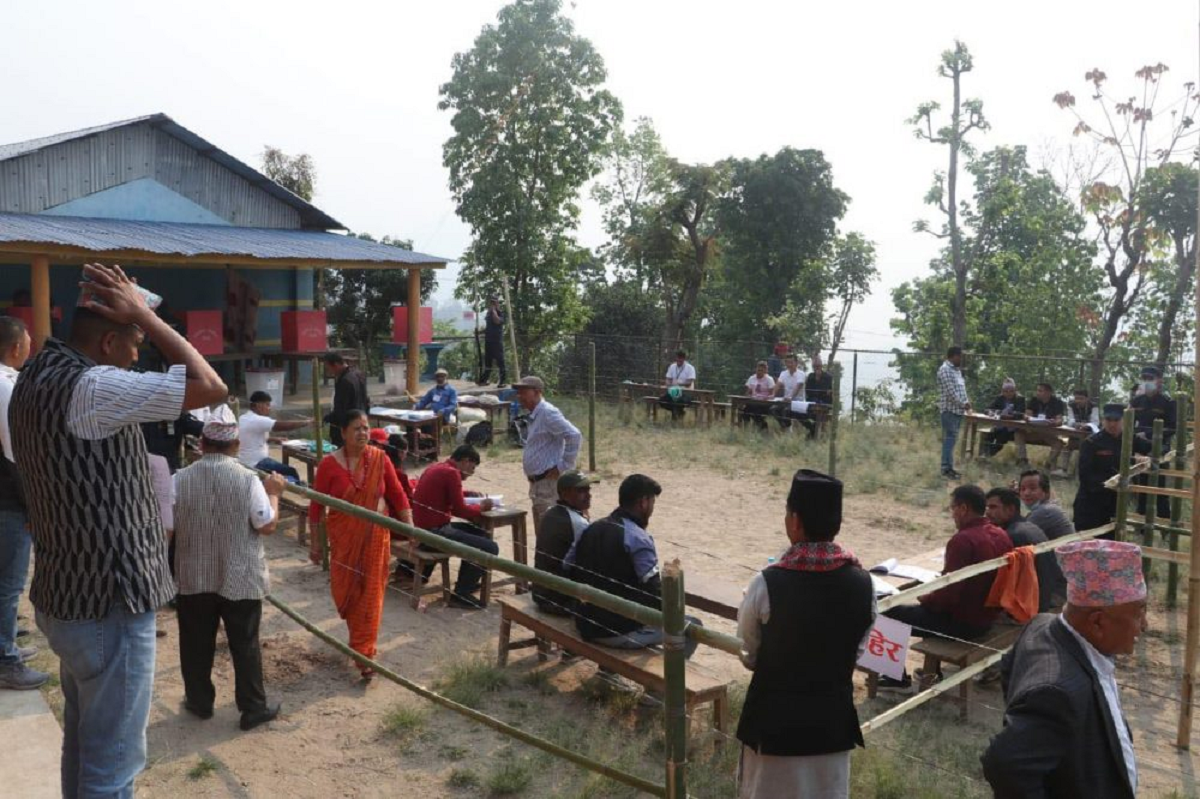 इलाममा ५८ र बझाङमा ५० प्रतिशत मतदान : निर्वाचन आयोग