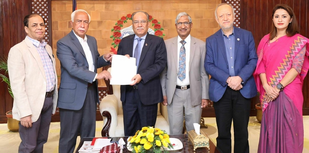 शैक्षिक संस्थाहरुमा राजनीतिकरण अन्त्य गर्न प्रधानमन्त्रीलाई ध्यानाकर्षण