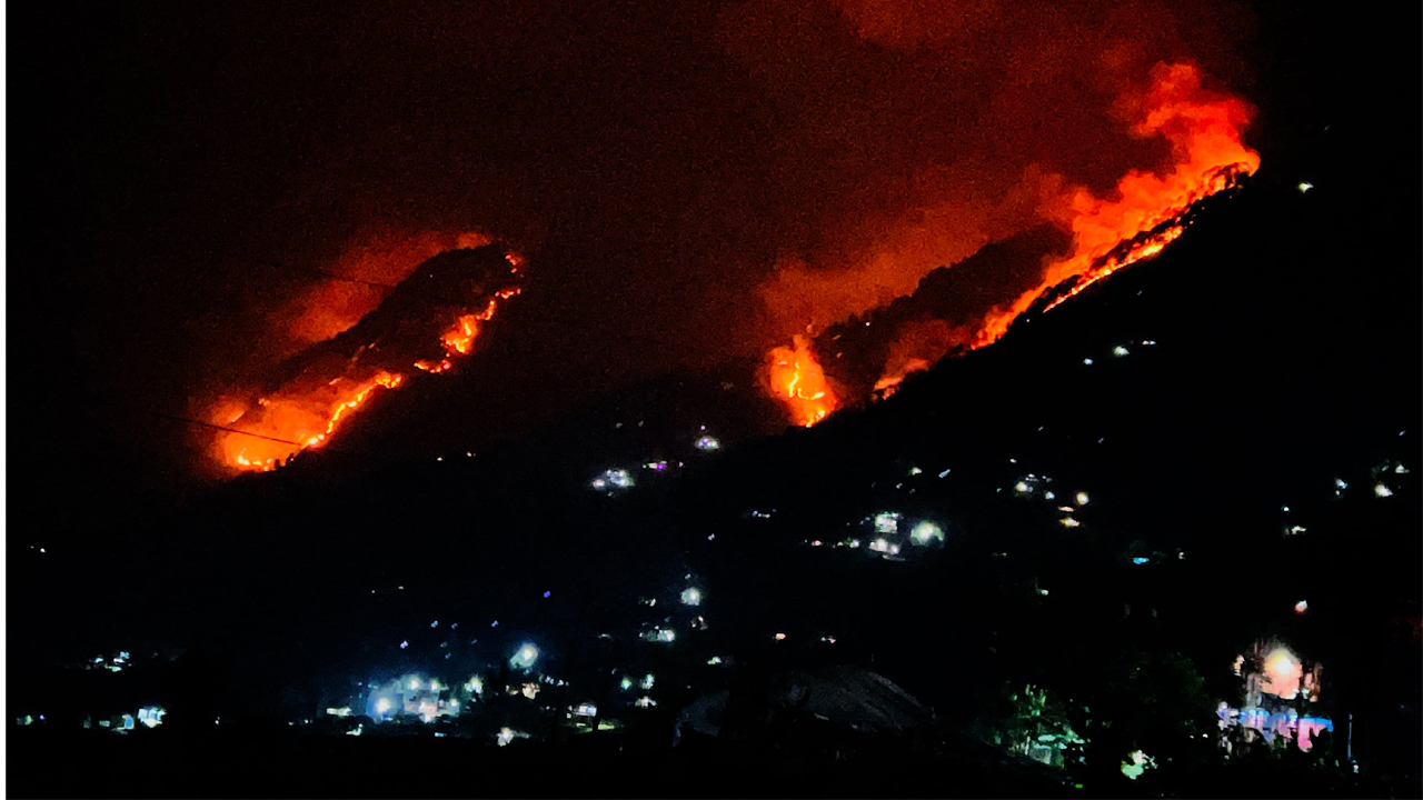 गलकोटको ६ सामुदायिक वनमा आगलागी, ३० बस्ती उच्च जोखिममा