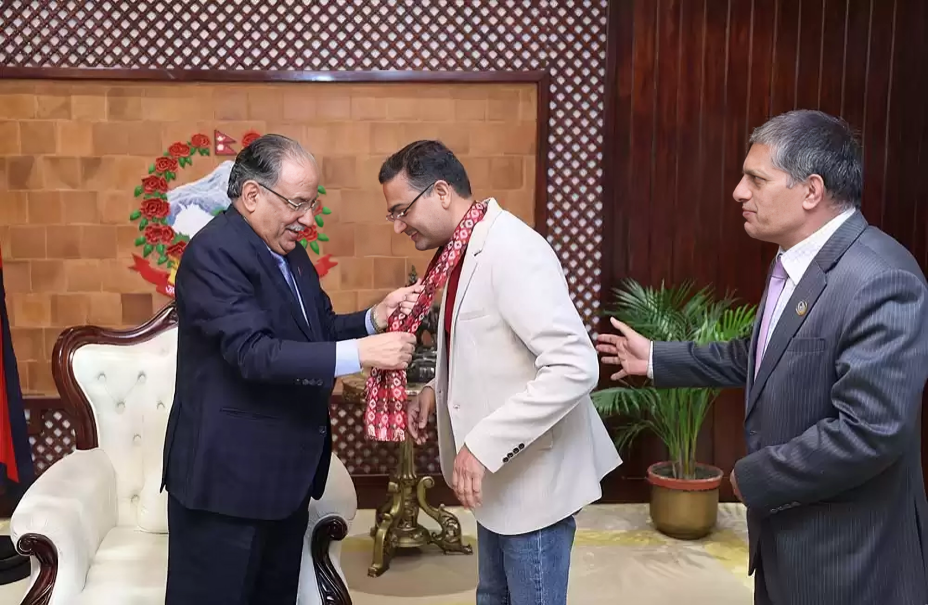 विश्वद्वीपले छाडे बाबुराम, माओवादी केन्द्रमा फर्किए