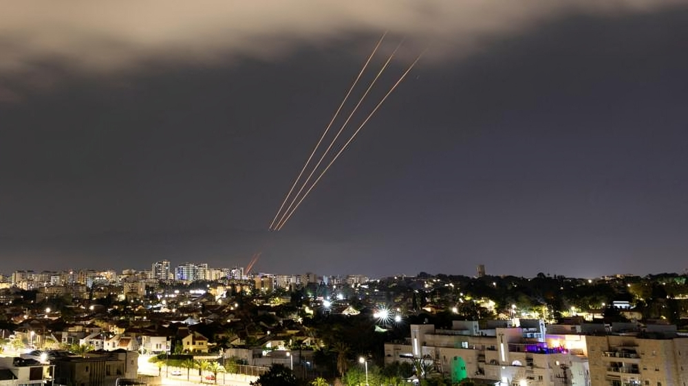 इजरेलमा इरानले गर्‍यो दर्जनौँ ड्रोन र क्षेप्यास्त्र हमला