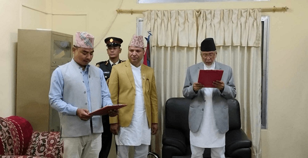 शपथस्थलमा लफडा भएपछि नाउपाका कैलाशलाई बनाइयो भौतिक मन्त्री