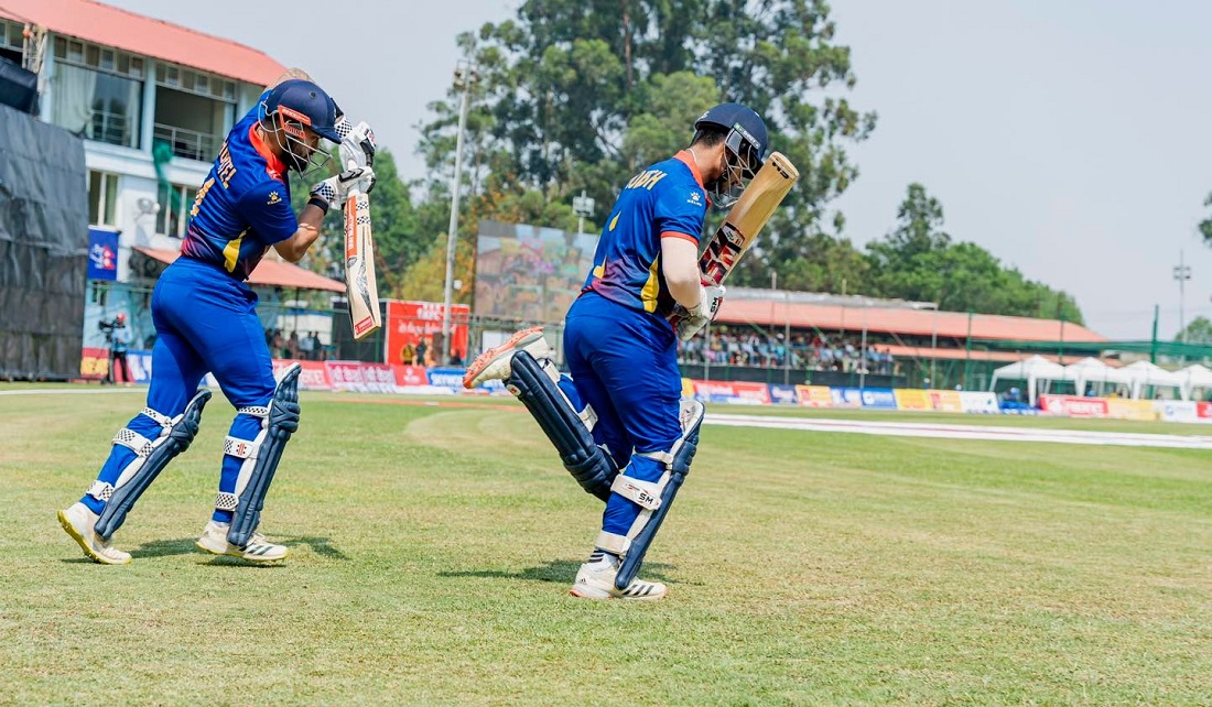 नेपाललाई चौथो झड्का, एकै ओभरमा गुमायो लोकेश र कुशललाई