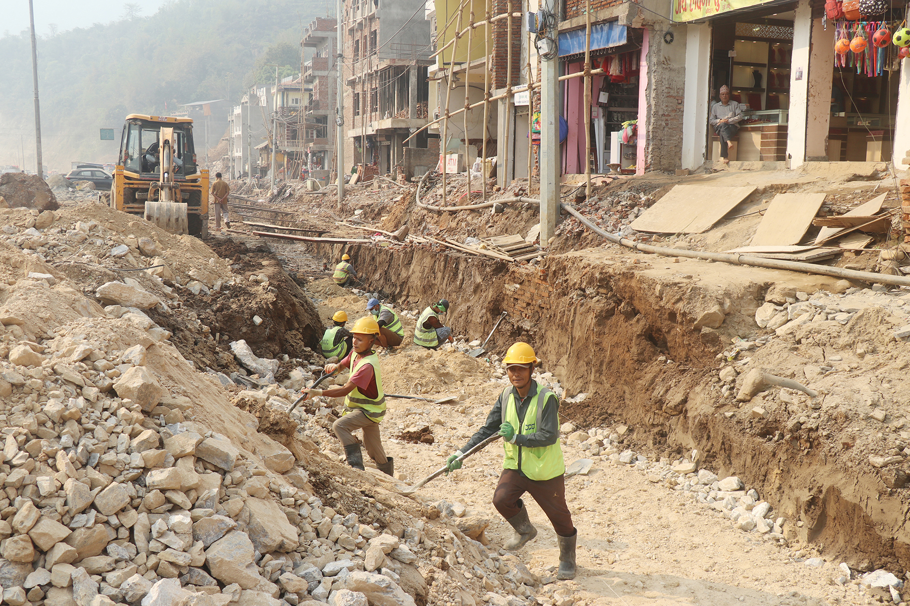 राष्ट्रिय राजमार्ग जोड्ने सडक १३ वर्षपछि स्तरोन्नति हुँदै