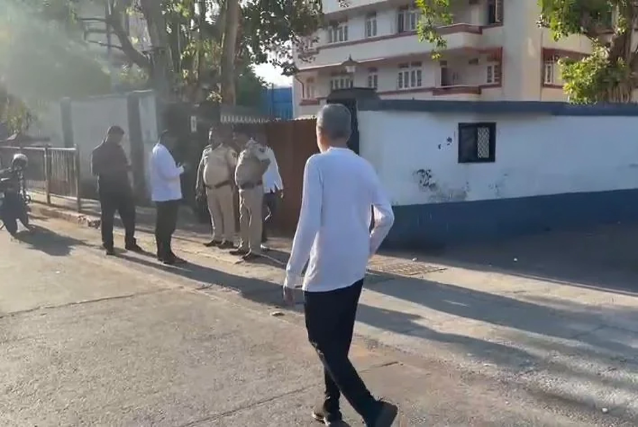 सलमान खानको निवासबाहिर हवाई फायरिङ