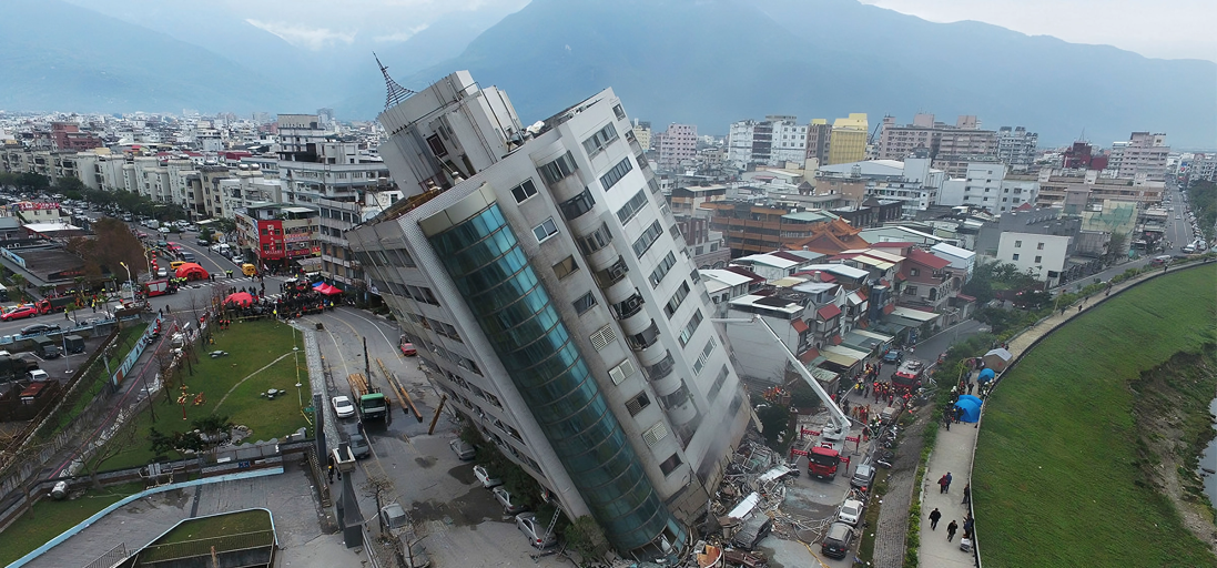 ताइवानमा शक्तिशाली भूकम्पले ठूला भवनमा क्षति (तस्बिरहरु)