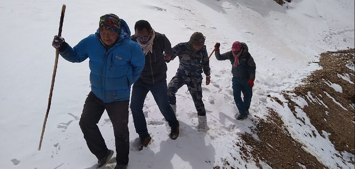 हुम्लाको हिउँमा फसेका तीन कर्मचारीको उद्धार