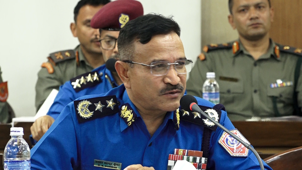उच्च मनोबलसहित प्रहरी सेवालाई प्रभावकारी बनाउँछु : महानिरीक्षक कुँवर