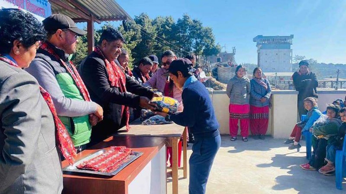 चाँगुनारायणका उपप्रमुखको तलब भत्ता विद्यार्थीको पोशाक र खानामा