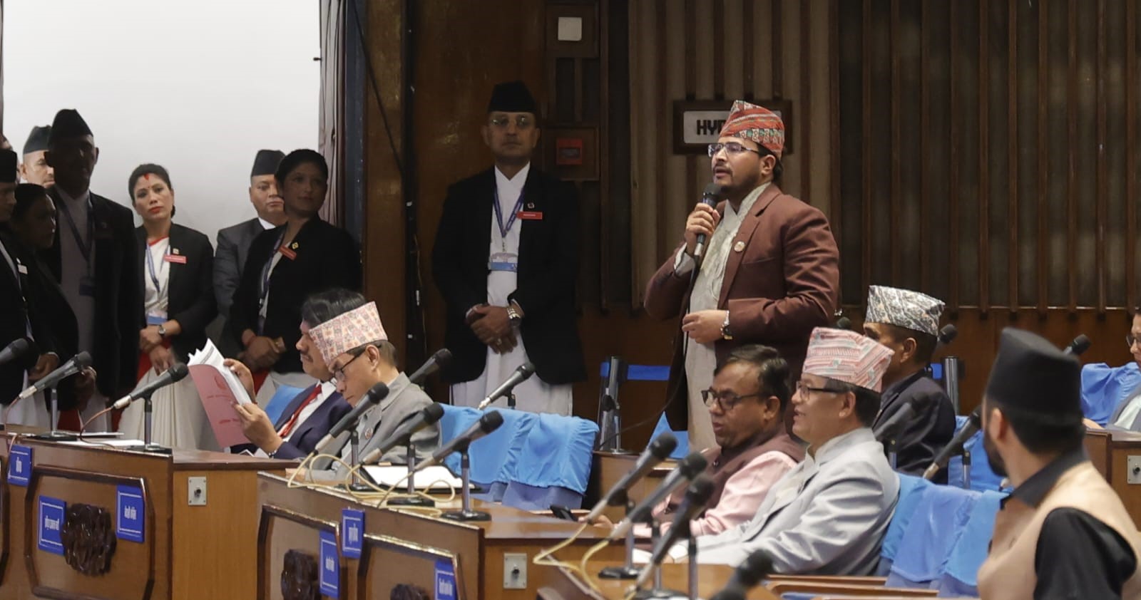 संसद्मा आज मन्त्रीले सांसदका प्रश्नको जवाफ दिने