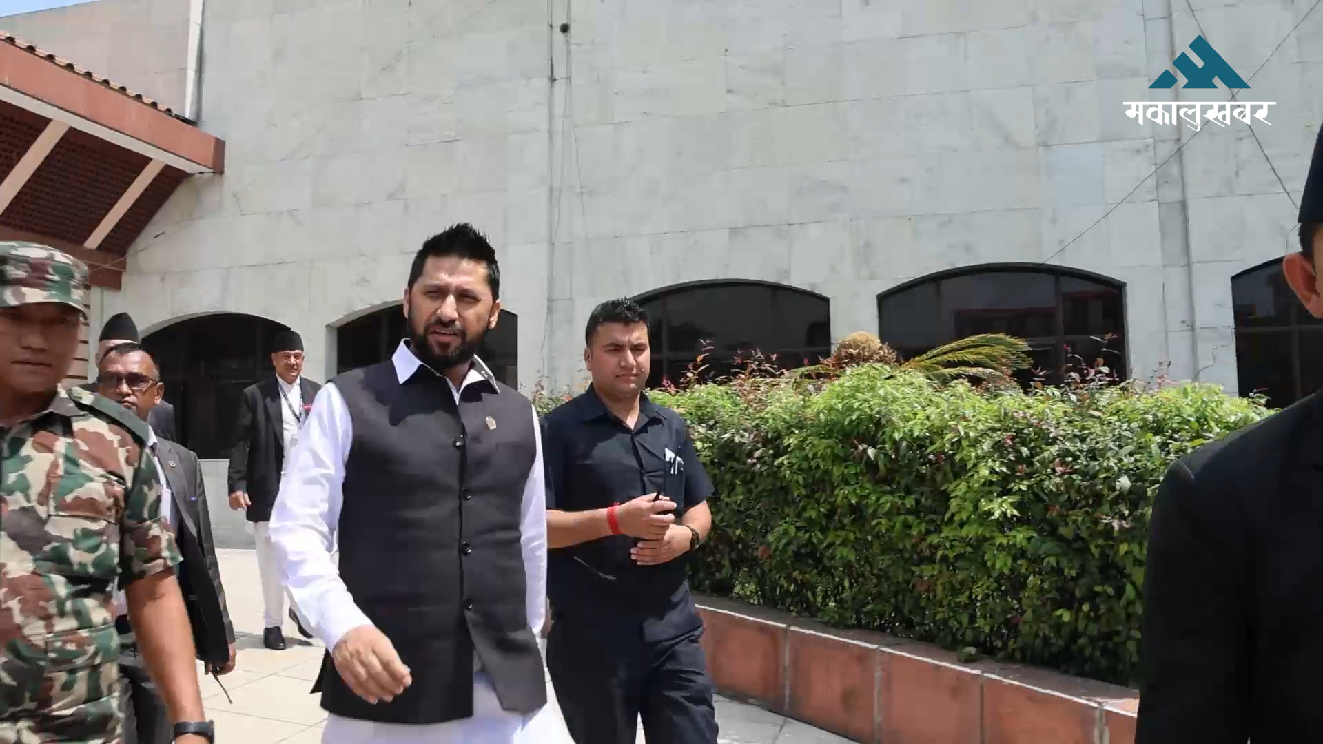 रवि लामिछानेलाई काठमाडौँ हुँदै पर्सा लगिने