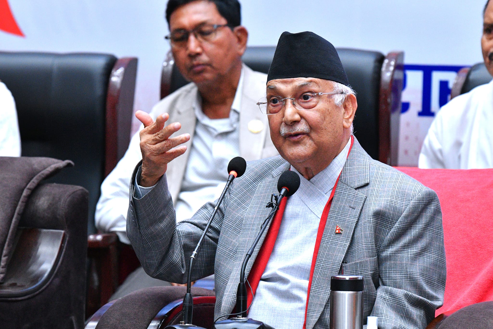 एसइईको मौका परीक्षा दिने विद्यार्थीलाई निःशुल्क अनलाइन कक्षा सञ्चालन गर्ने ओलीको घोषणा