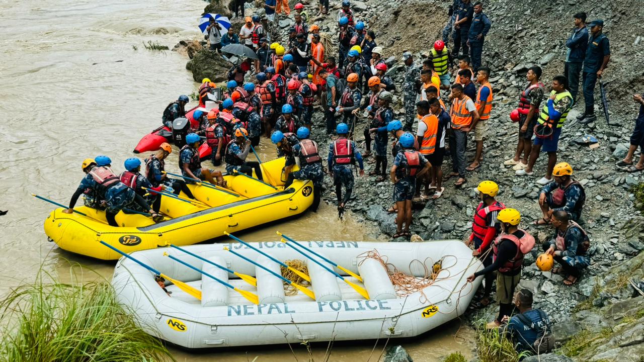 त्रिशूलीमा खसेका बस र यात्रु ११ औँ दिनसम्म पनि भेटिएनन्