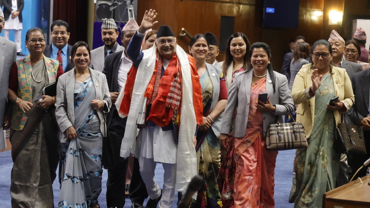 नयाँ सरकारको स्थायित्वमा नागरिकको आशंका