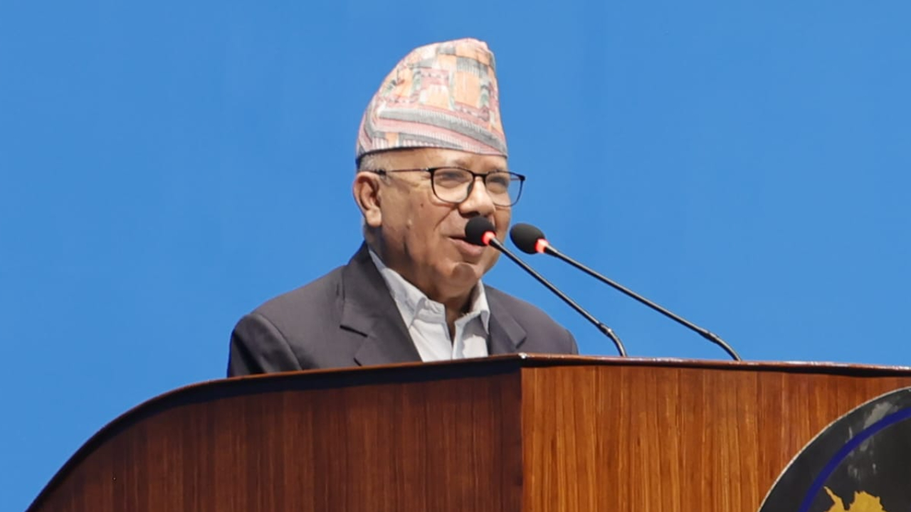 प्रधानमन्त्री ओलीलाई माधवको जवाफ– सत्ता प्राप्तिका लागि खेलो फड्को गर्नु उचित होइन