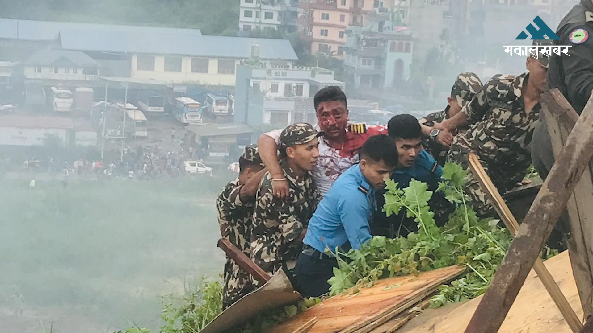 जोखिमपूर्ण अवस्थाबाट पाइलटको उद्धार गर्ने छ जना प्रहरी पुरस्कृत