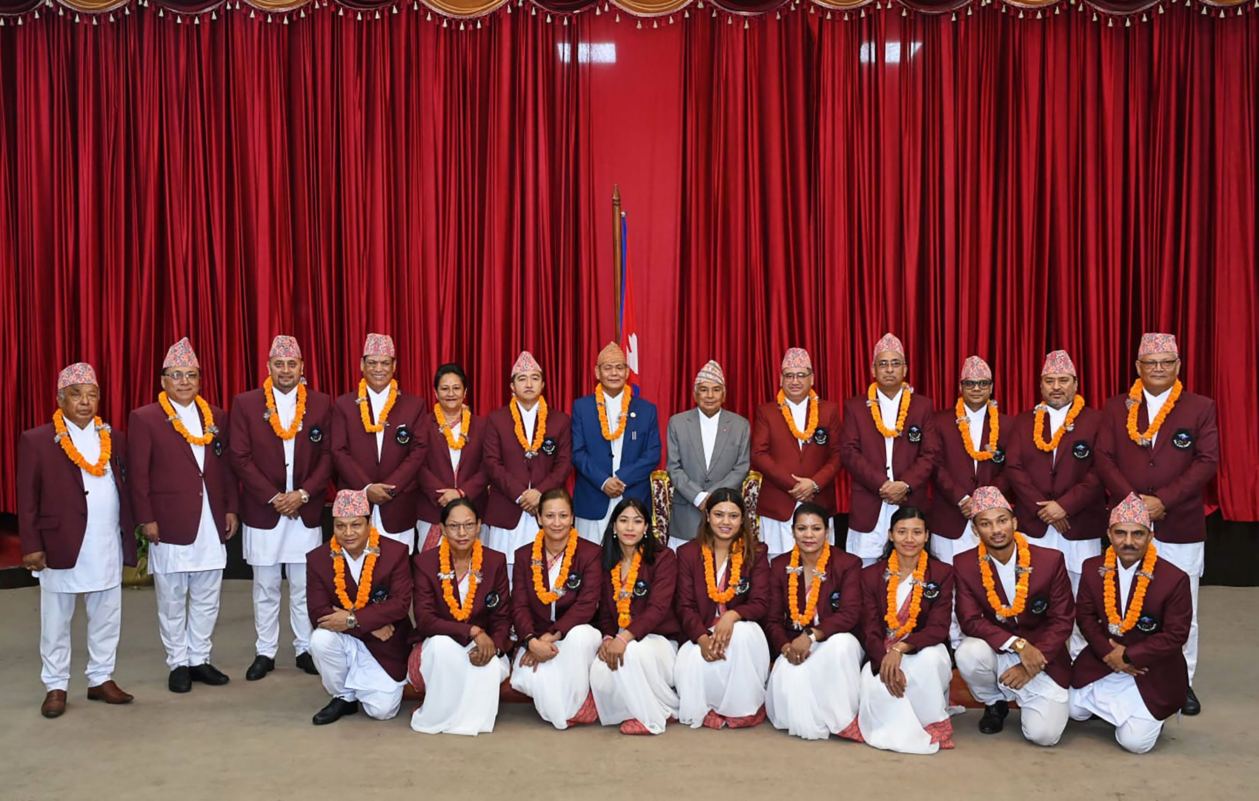 ओलम्पिकमा सहभागी हुने नेपाली टोलीलाई राष्ट्रपतिले गरे बिदाइ