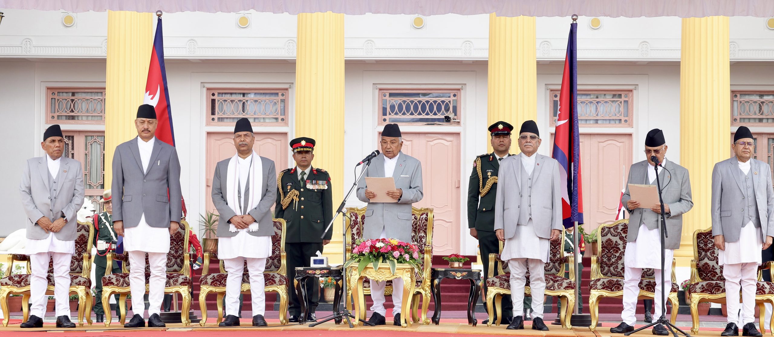 नवनियुक्त प्रधानमन्त्री ओलीले लिए शपथ