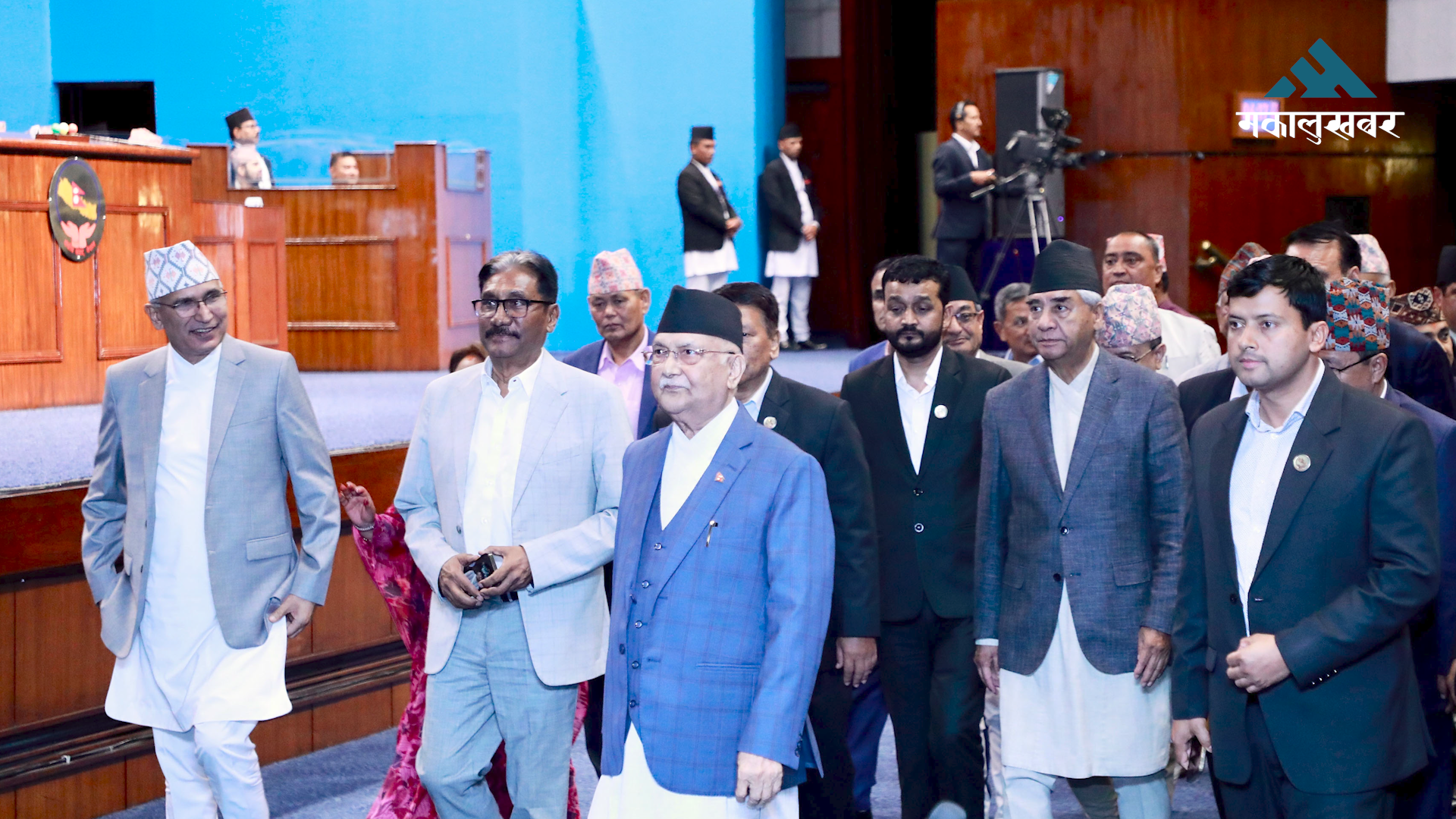 दुई तिहाइ विश्वासको मतसंगै शक्तिशाली बनेका ओली (तस्बिरहरु)