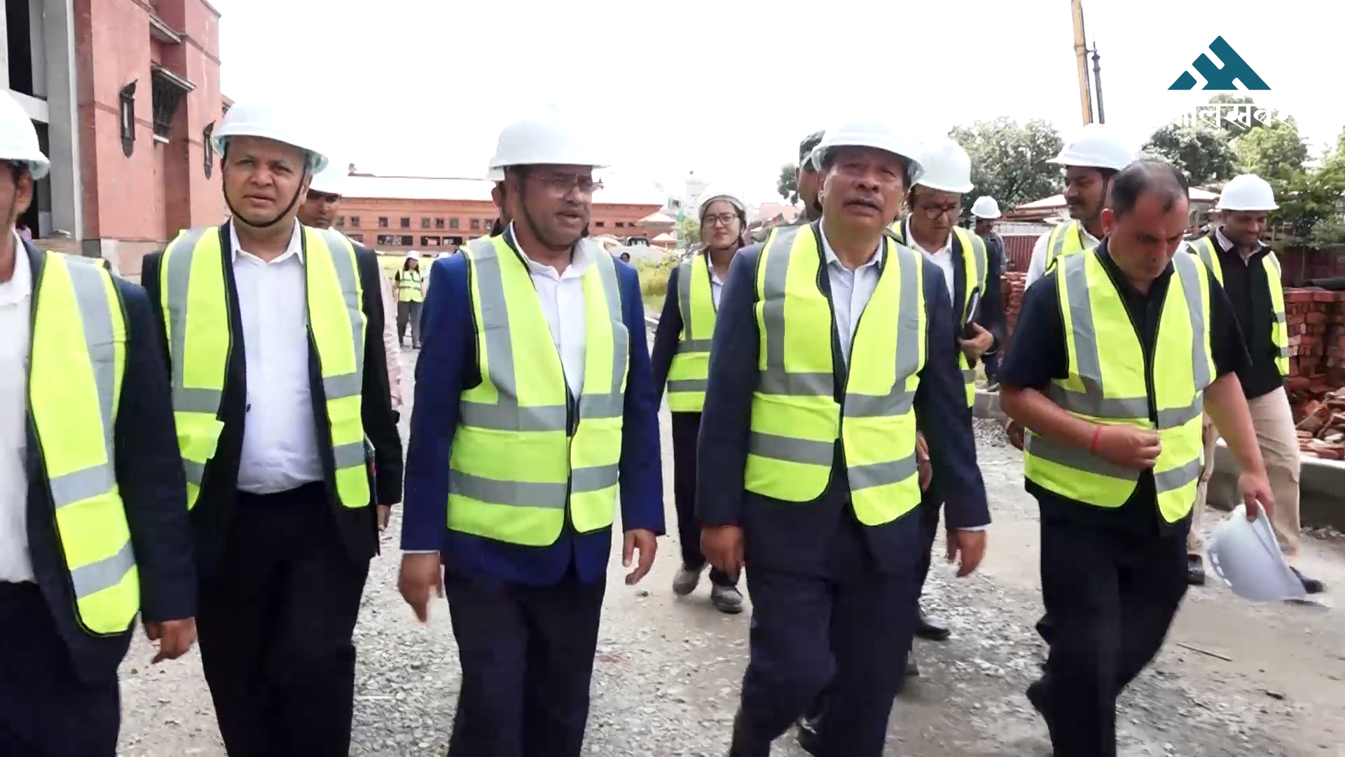 संसद भवन निर्माणमा ढिलाई भएकोमा उपप्रधानमन्त्री सिंहको असन्तुष्टि (भिडिओ)