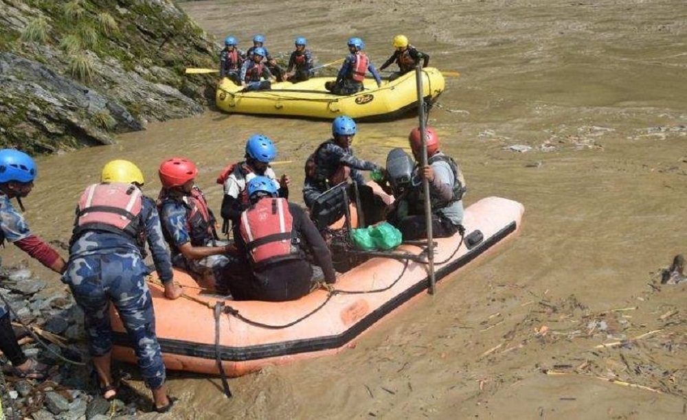 त्रिशूलीमा बसको अवशेष भेटियो, सीमलतालमा हराएको बस हुनसक्ने आशङ्का