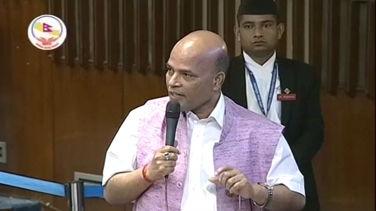 आम जनतालाई ठगी गर्ने शेयर कारोबारमा संलग्न कम्पनीमाथि छानबिन गर्नुपर्छ : अमरेशकुमार सिंह
