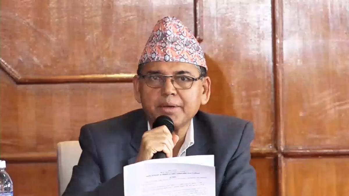 बाढीले क्षतिग्रस्त पूर्वाधार पुनर्निर्माणको प्रक्रिया अघि बढाउन मन्त्री दाहालको निर्देशन