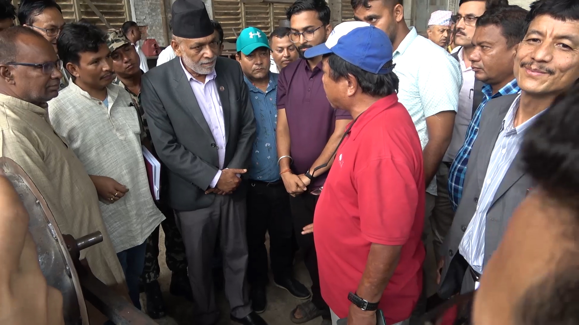 कृषिमन्त्री अधिकारीद्वारा कृषि औजार कारखानाको अवलोकन, आवश्यक सहयोग गर्ने प्रतिबद्धता
