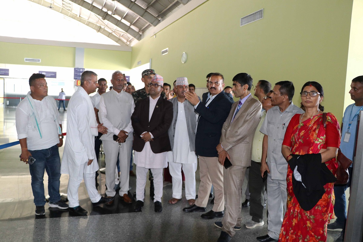 पर्यटनमन्त्री पाण्डेद्वारा गौतमबुद्ध अन्तर्राष्ट्रिय विमानस्थल निरीक्षण