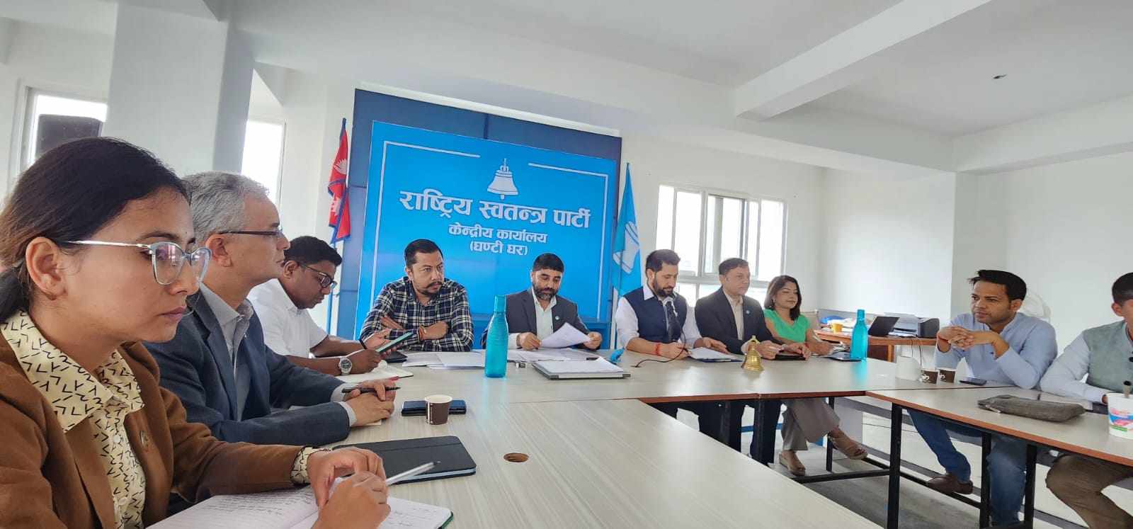 रास्वपाको केन्द्रीय समिति बैठक जारी, मुकुललाई हटाउने तयारी (तस्बिरहरु)