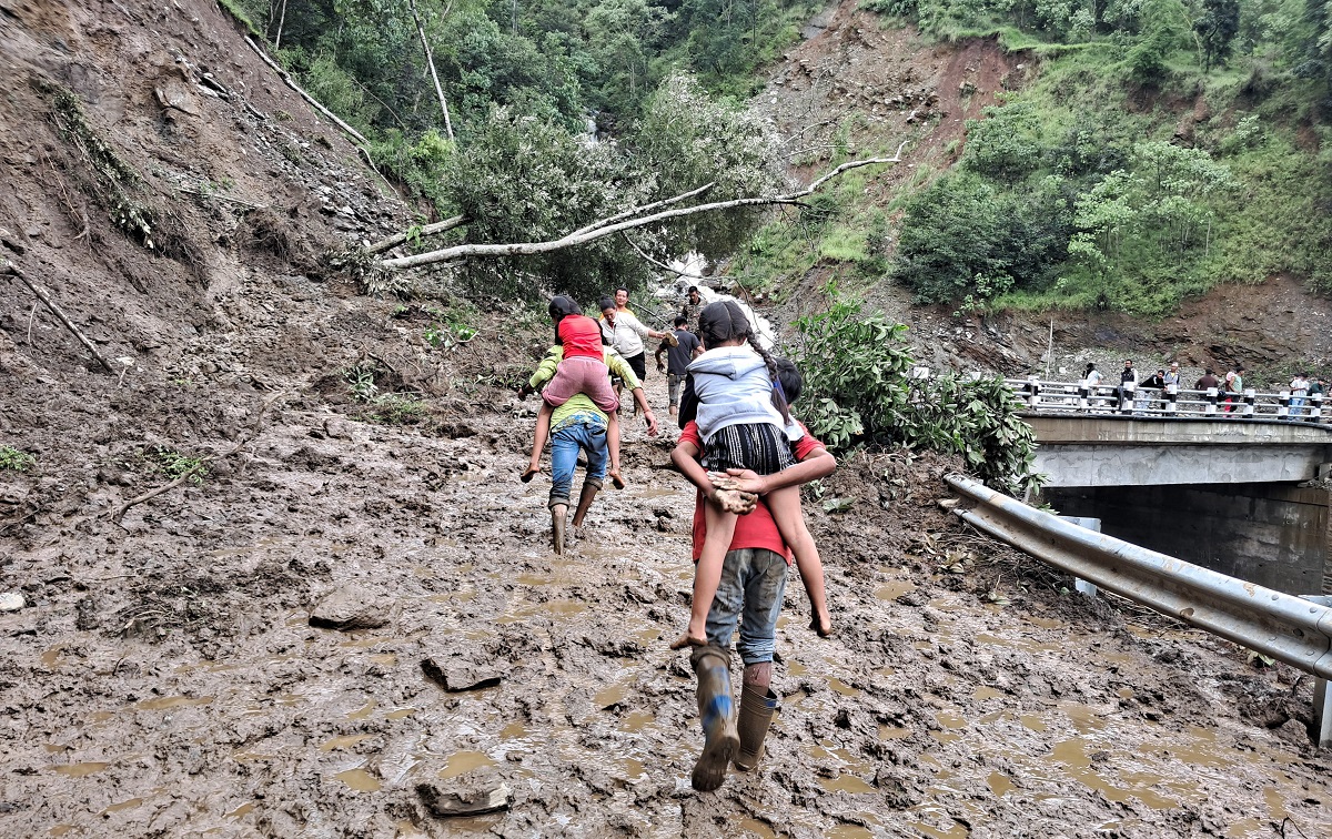 विपद्मा परी एक महिनामा १८ को मृत्यु, १२४ घाइते