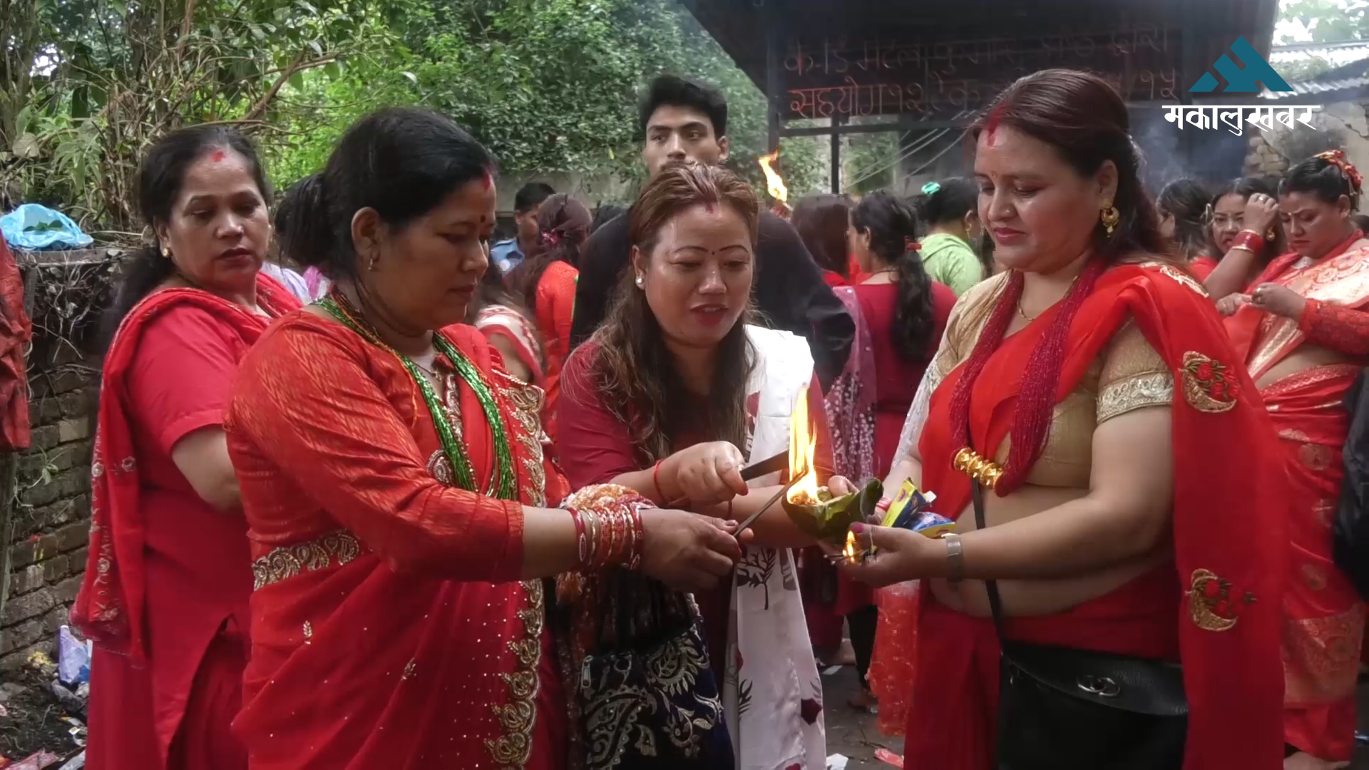 टेकुस्थित ऋषेश्वर मन्दिरमा भक्तजनको भीड (भिडिओ)