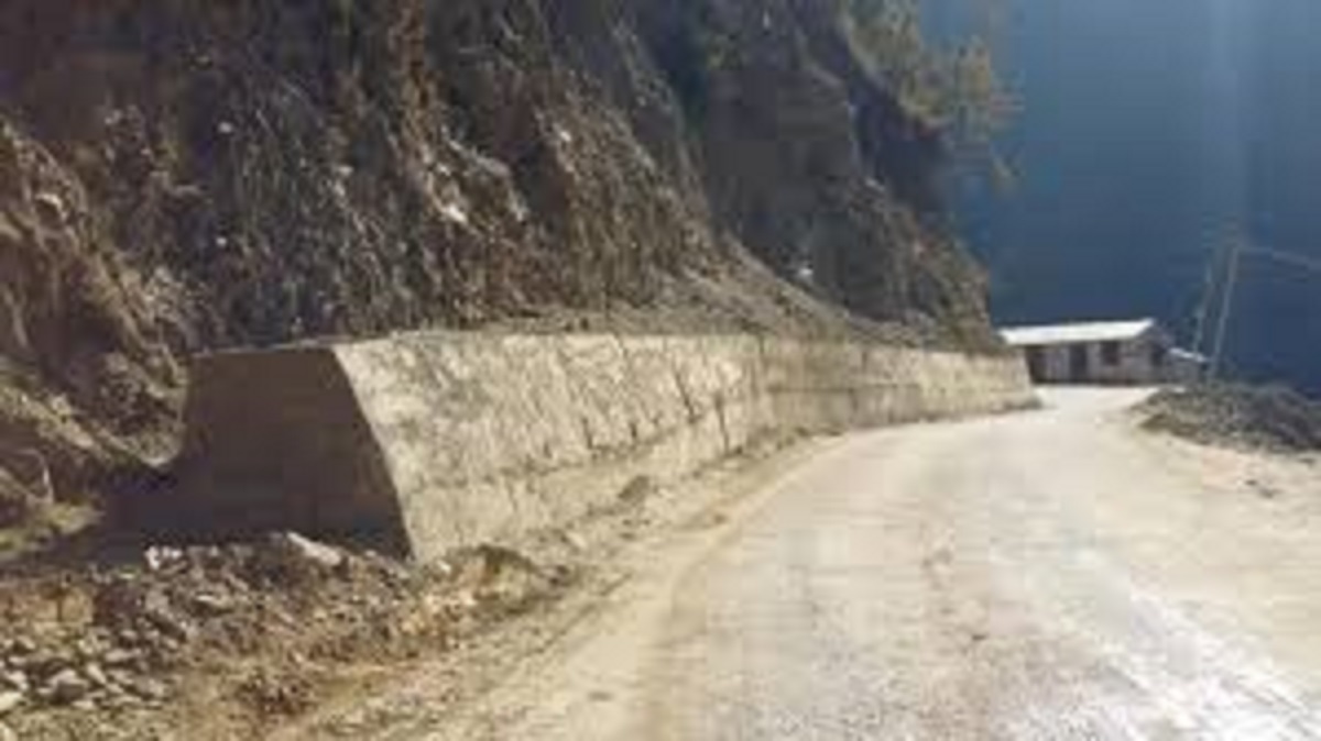 मकवानपुर–काठमाडौँ जोड्ने दुई सडक पुनःसञ्चालन