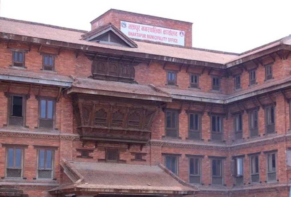 नगरपालिकाले भत्काएका संरचना पुनःनिर्माण गर्न क्याम्पसको माग