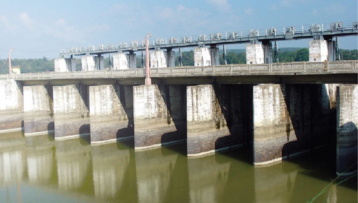 गण्डक नहरबाट पर्याप्त पानी उपलब्ध नहुँदा रोपाइँ गर्न समस्या