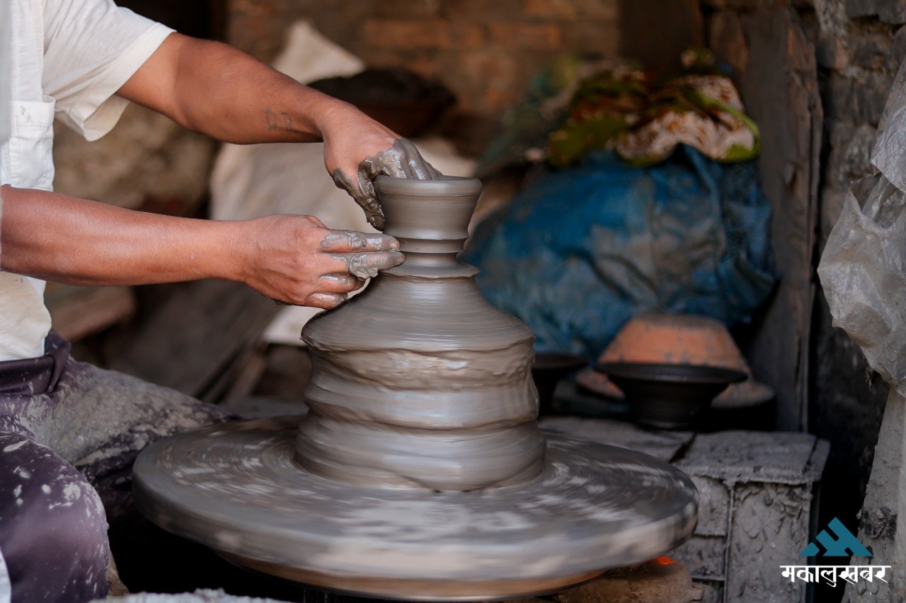 कुम्हार समुदायको परम्परागत पेसा सङ्कटमा