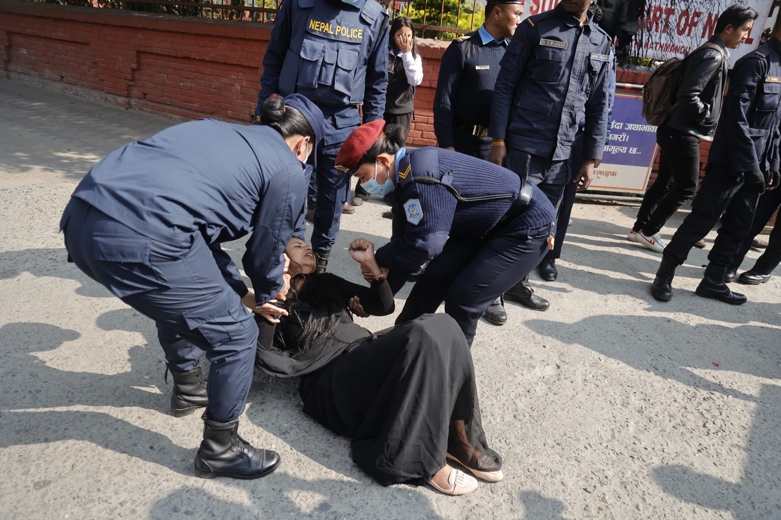 सर्वोच्चबाट बिनु यादव पक्राउ (तस्बिरहरु)