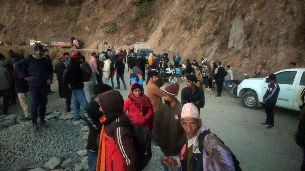 दार्चुलामा जात्रा हेरेर फर्केका यात्रु सवार जिप दुर्घटना हुँदा ६ जनाको मृत्यु, ७ घाइते