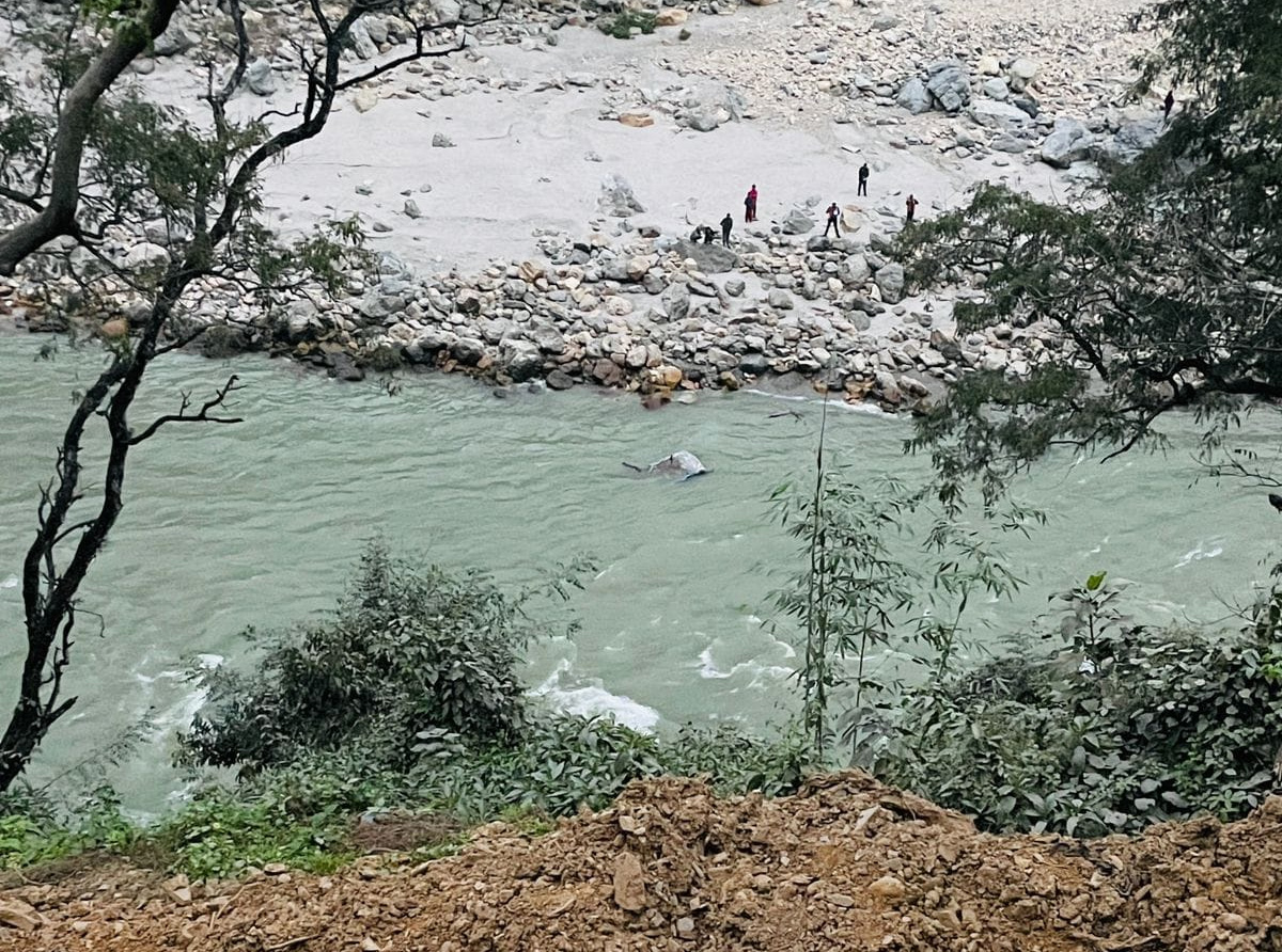 त्रिशूली नदीमा माछा मार्ने क्रममा किशोर बेपत्ता