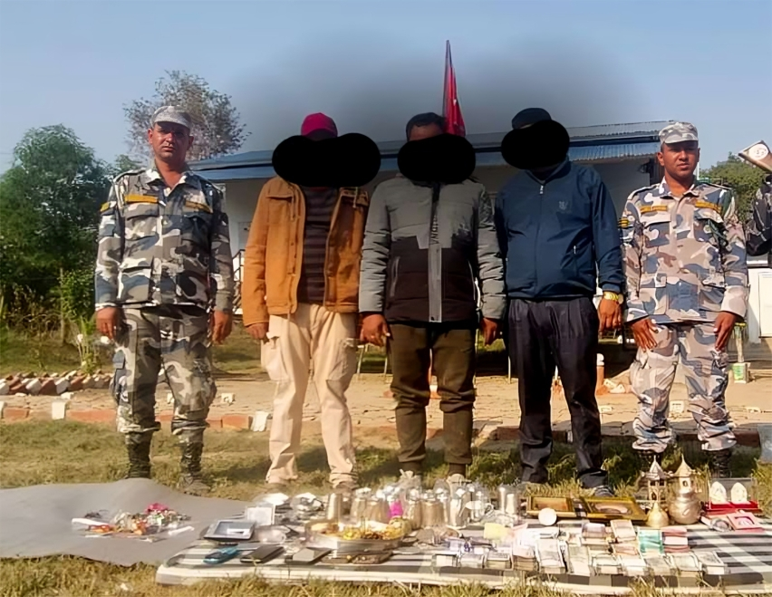कैलालीमा १ करोड बढीको सुन, चाँदी र नगदसहित ३ जना पक्राउ