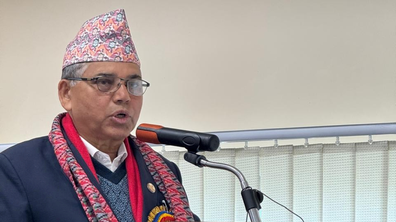 सडकलाई समृद्धिसँग जोड्नुपर्नेमा मन्त्री दाहालको जोड