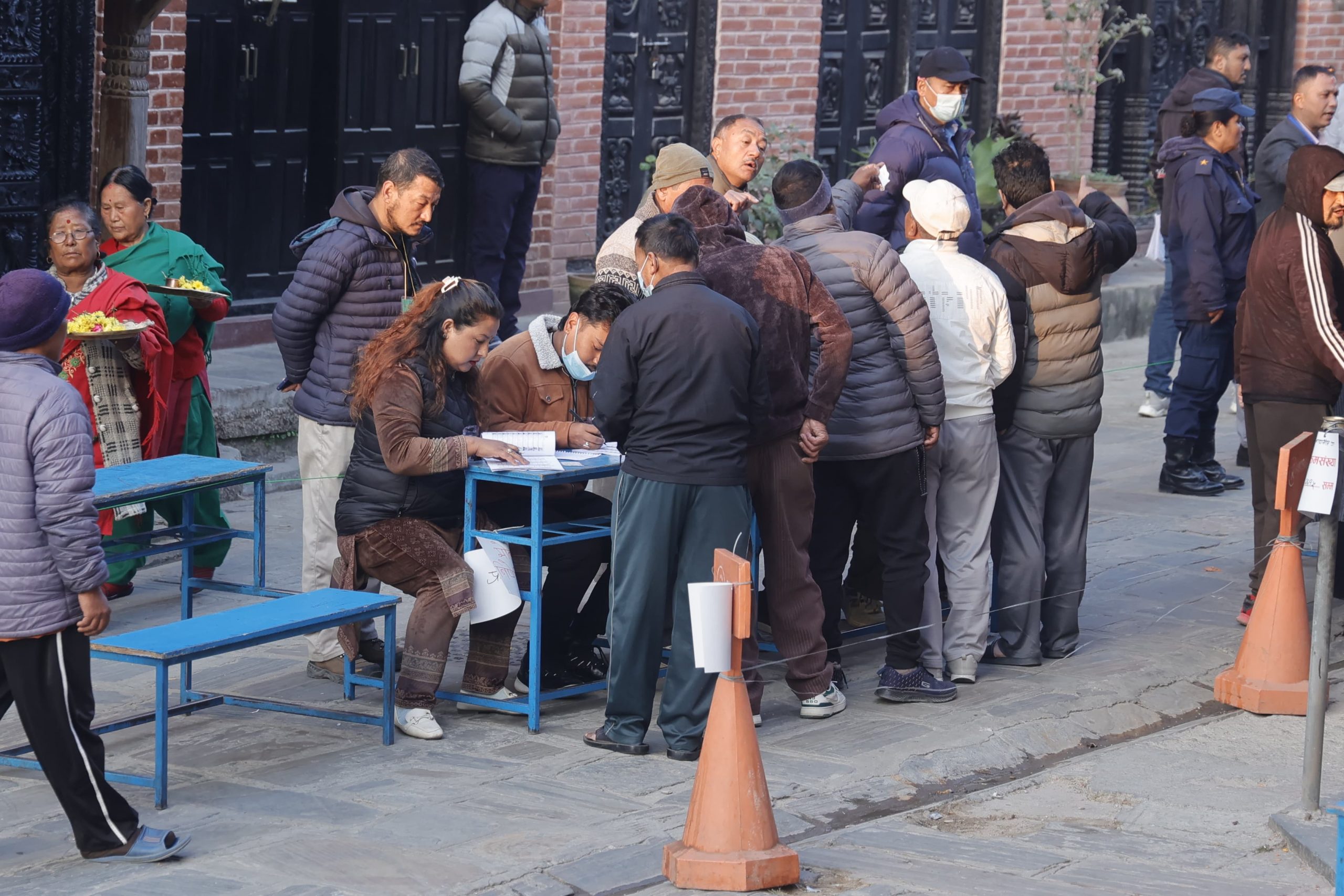 उपनिर्वाचन अपडेट : १२ बजेसम्म खस्यो ३८ प्रतिशत मत